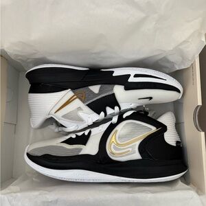 Kyrie low 5 sz 8.5 men